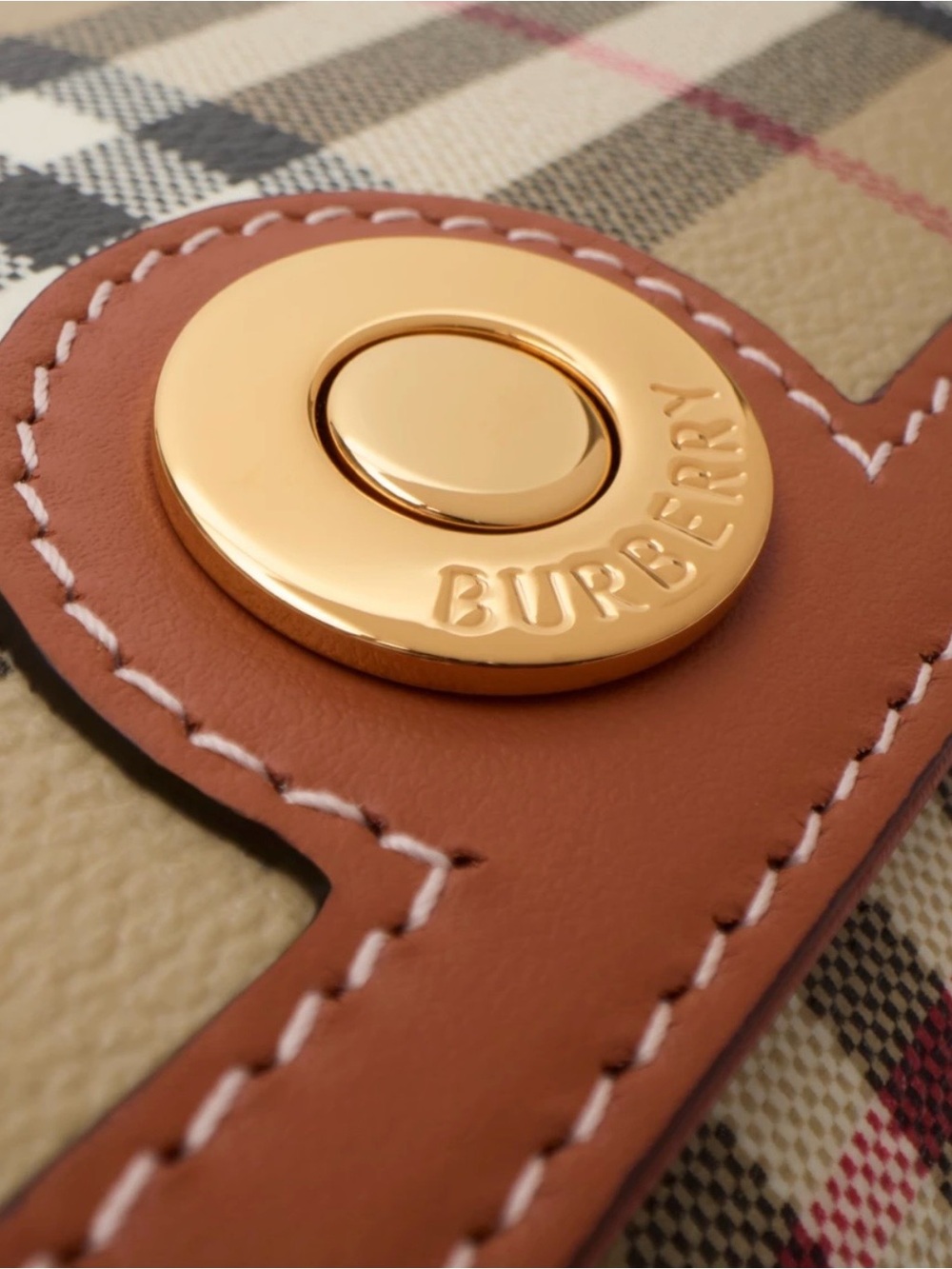 Burberry Classic Vintage Check Shoulder Bag in Beige and Tan - Picture 3 of 4